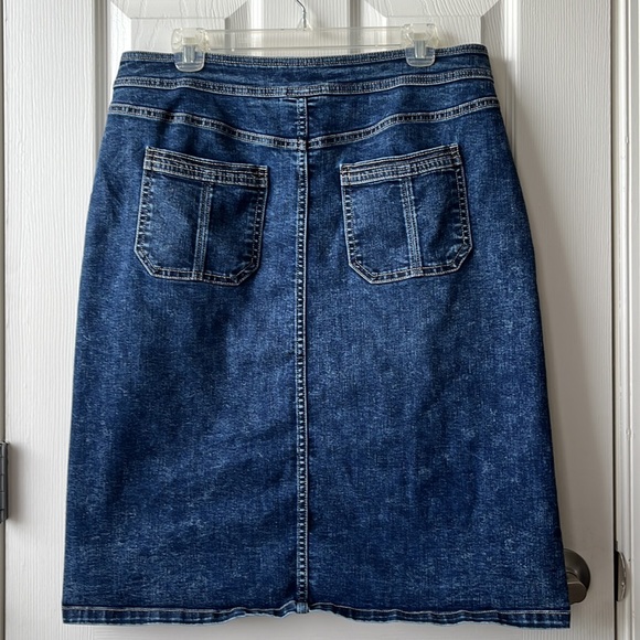 Denim button up skirt - Picture 2 of 4